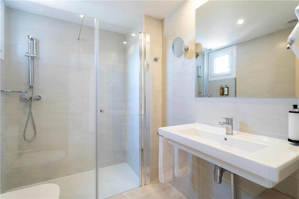 Halley Hotel & Apartments Affiliated By Melia Benidorm Room photo